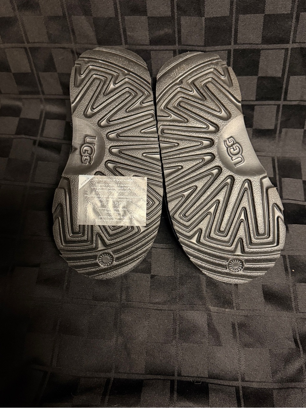 NWOT Kids Ugg plush slip on - Picture 5 of 7